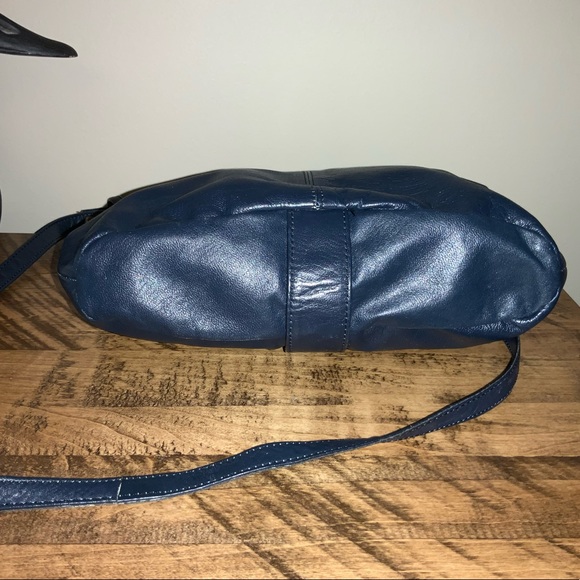 Leather Bugatti crossbody bag in Navy - Picture 3 of 5